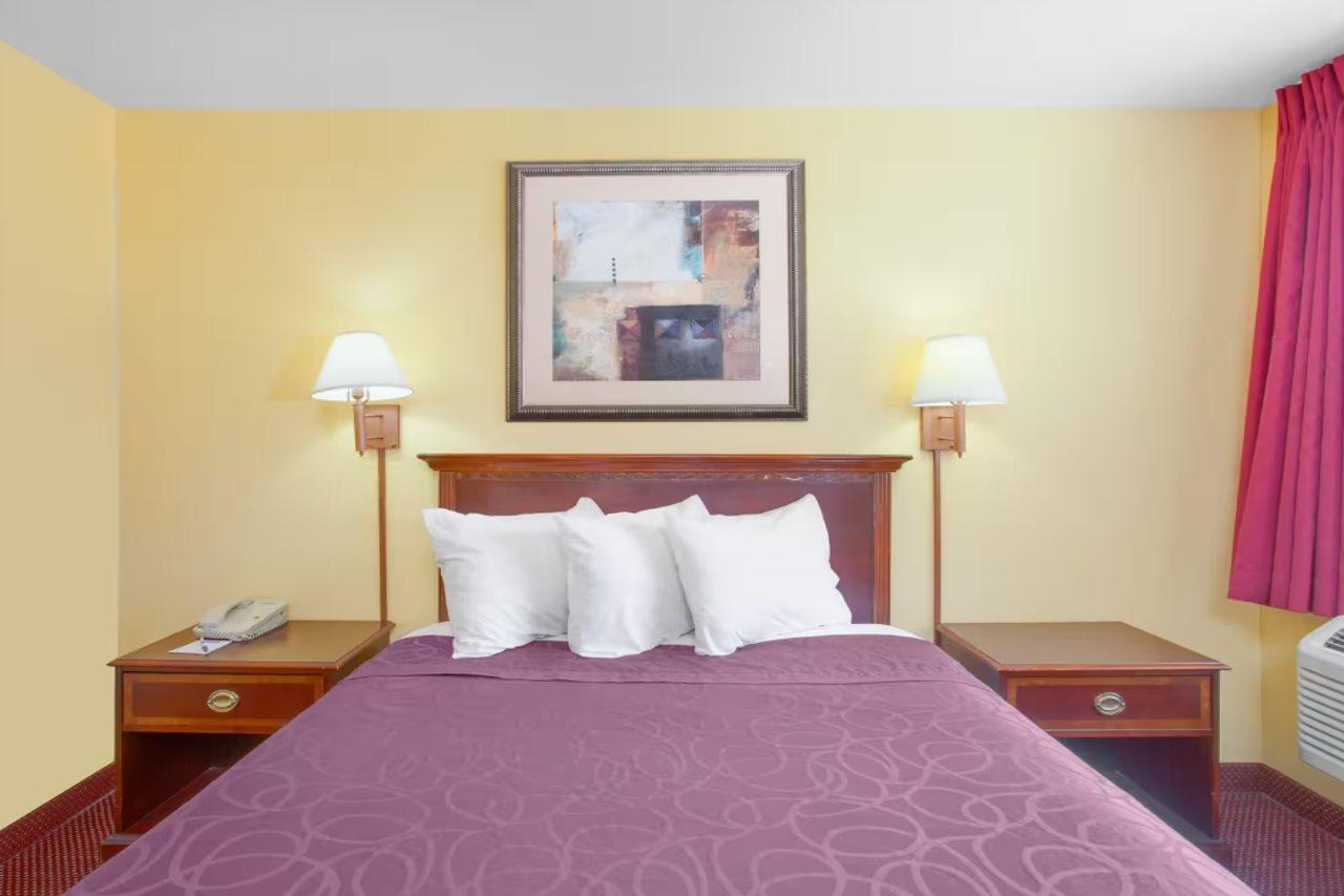 Baymont By Wyndham Coalinga Villa Екстериор снимка