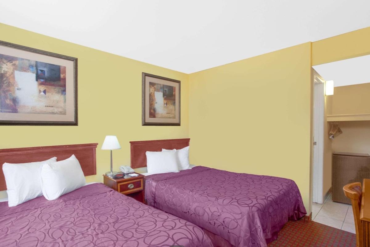Baymont By Wyndham Coalinga Villa Екстериор снимка