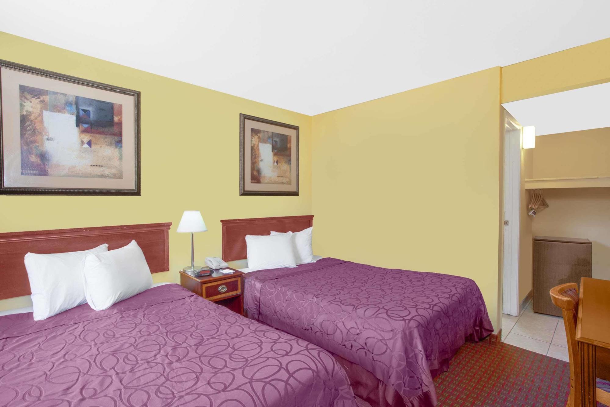 Baymont By Wyndham Coalinga Villa Екстериор снимка